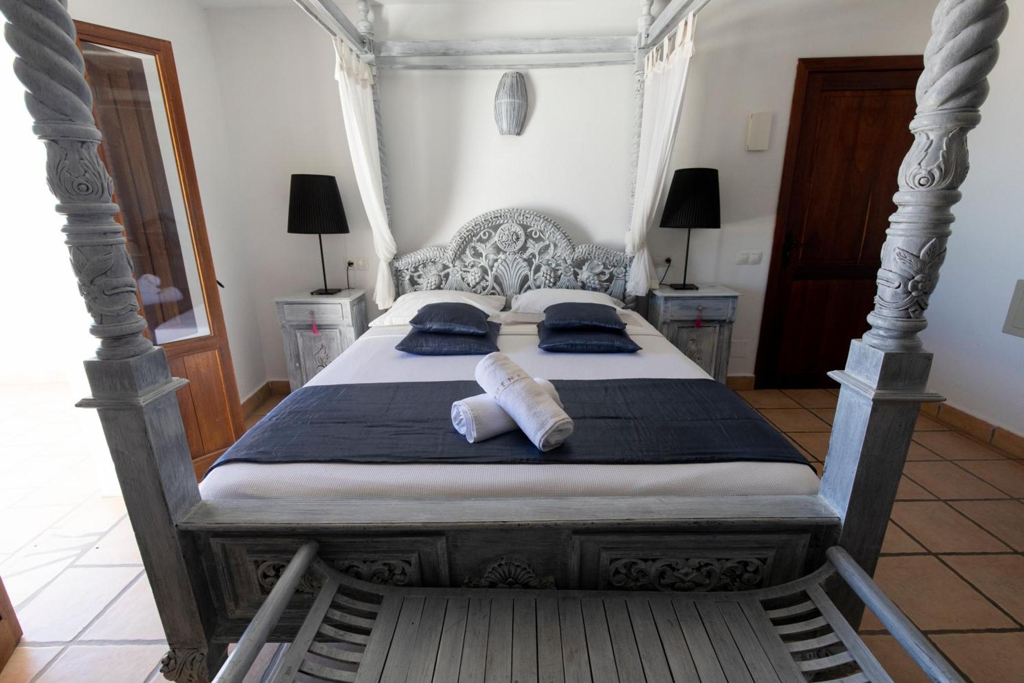 Buenavista Suites Hotel Boutique Санта-Эулалия-дель-Рио Экстерьер фото